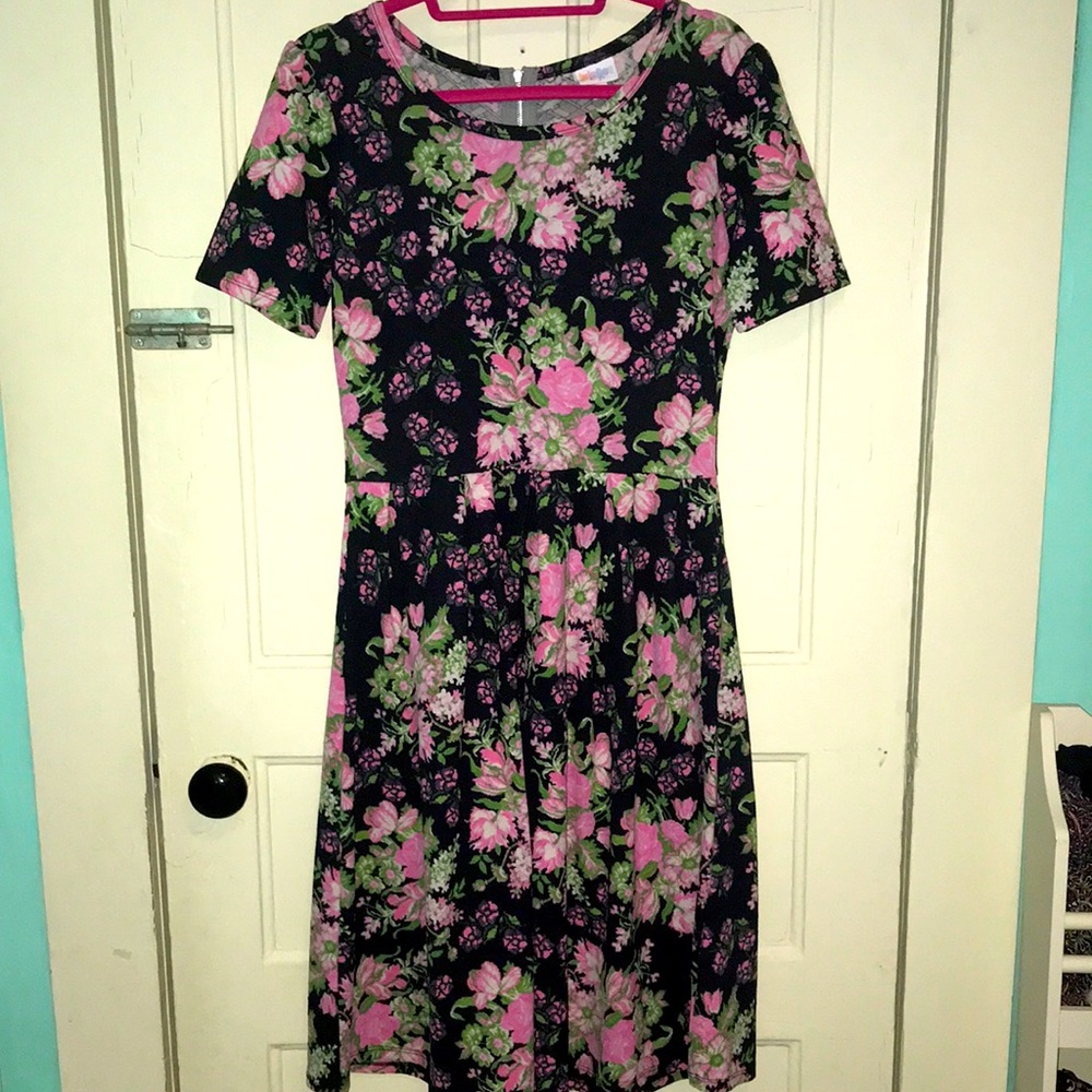 Large Lularoe amelia